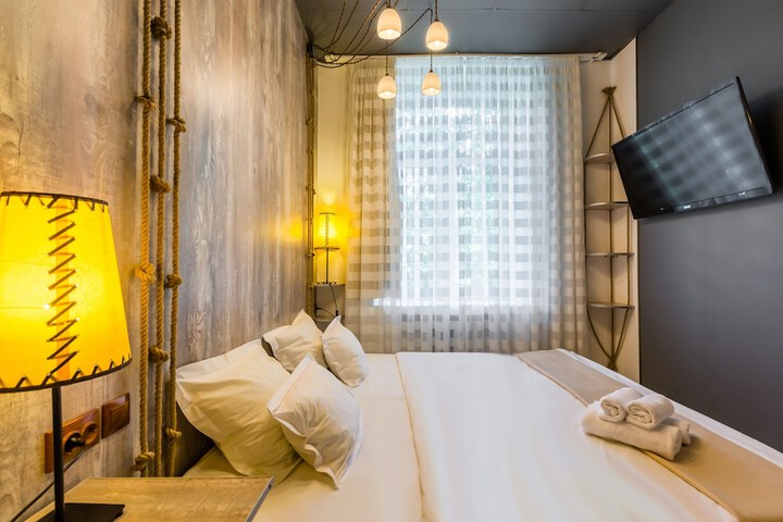 Room 15 of 24