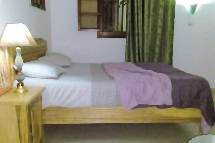 Room 4 of 5