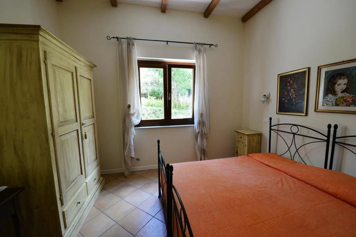 Room 3 of 20