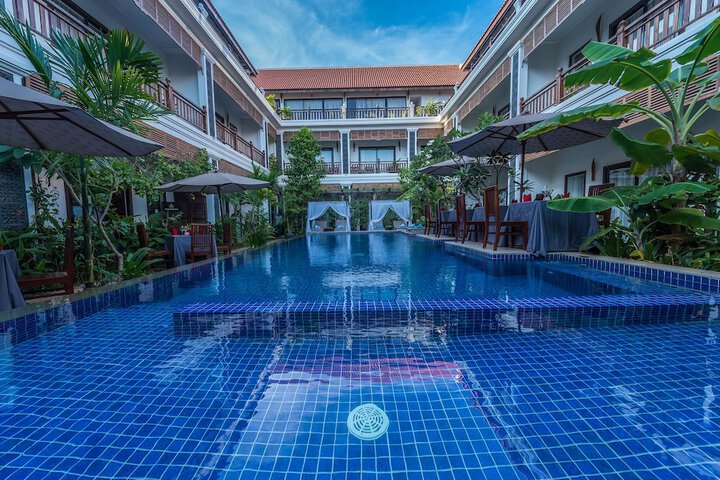 Pool 40 of 84