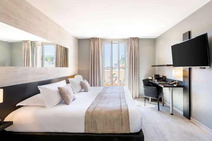 Room 35 of 150