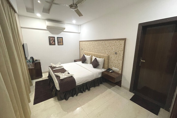 Room 14 of 29