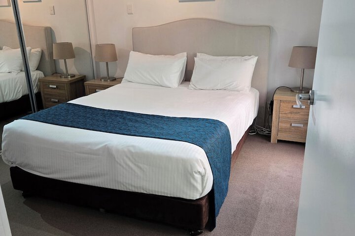 Room 19 of 107