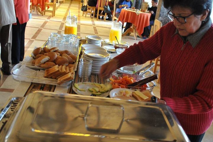 Breakfast/Coffee Service 3 of 7