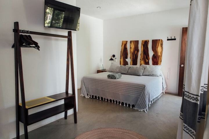 Room 8 of 36