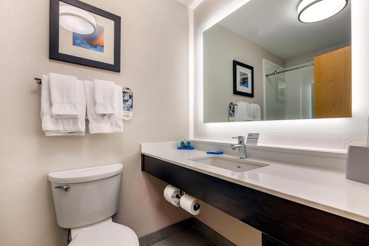 Suite King Size Bed (12 of 22)