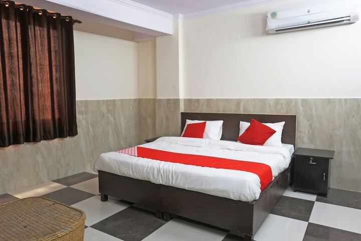 Room 6 of 27
