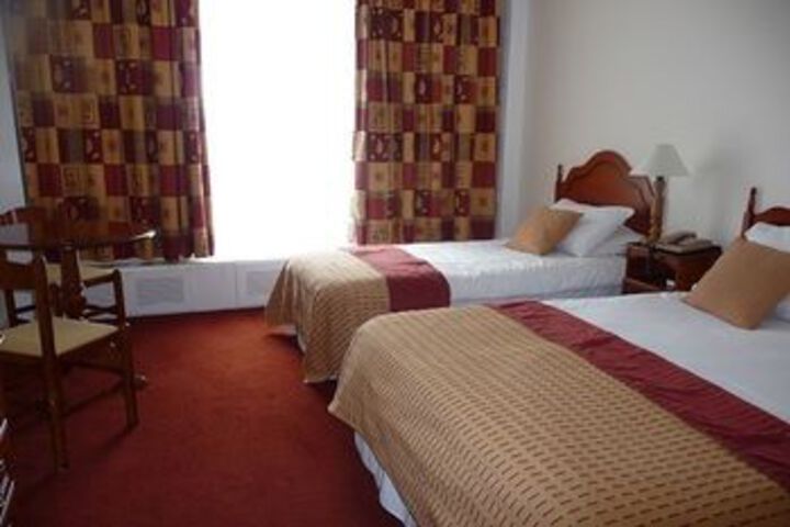 Room 10 of 18