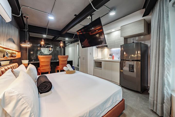 Room 100 of 230