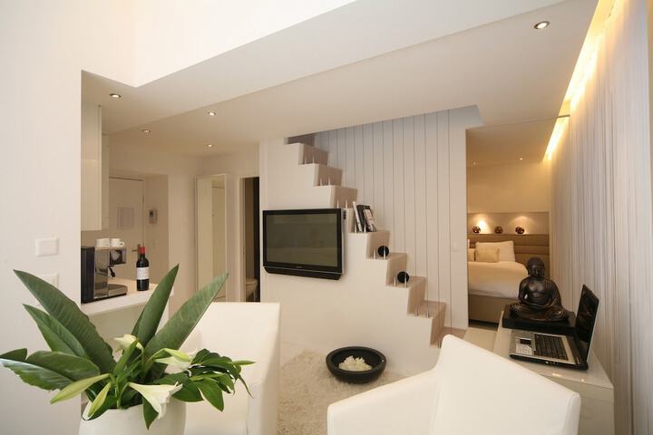 Room 12 of 30