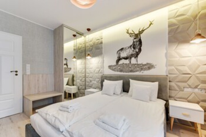 Room 70 of 109