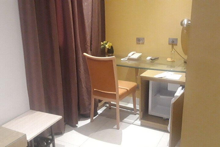 Room 21 of 90