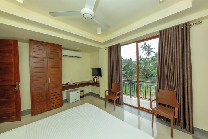 Room 12 of 34