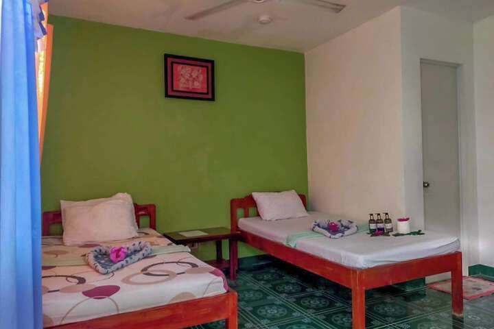 Room 93 of 210
