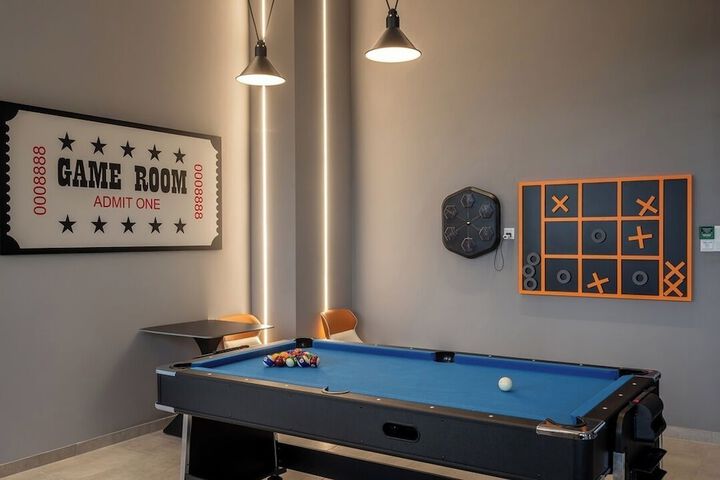Room 32 of 42
