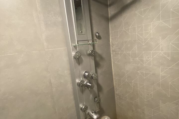 Room 10 of 15