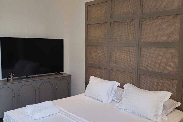 Room 21 of 27
