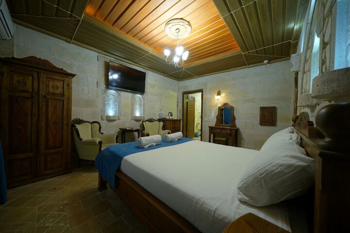 Room 18 of 113