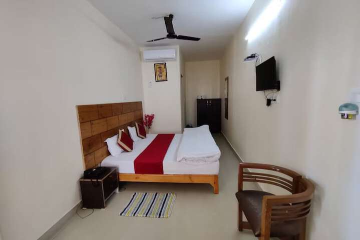 Room 6 of 17