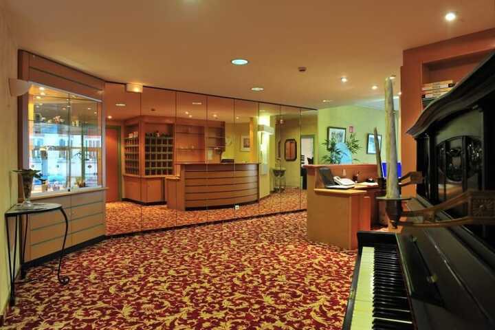 Hotel Lobby