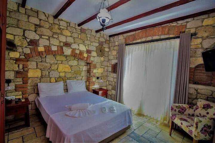 Room 2 of 15