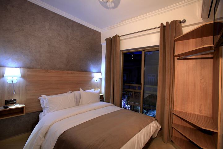 Room 6 of 27