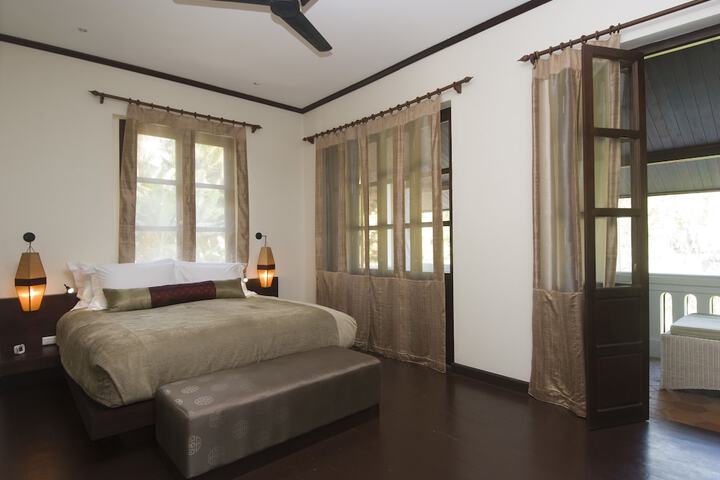 Room 5 of 52