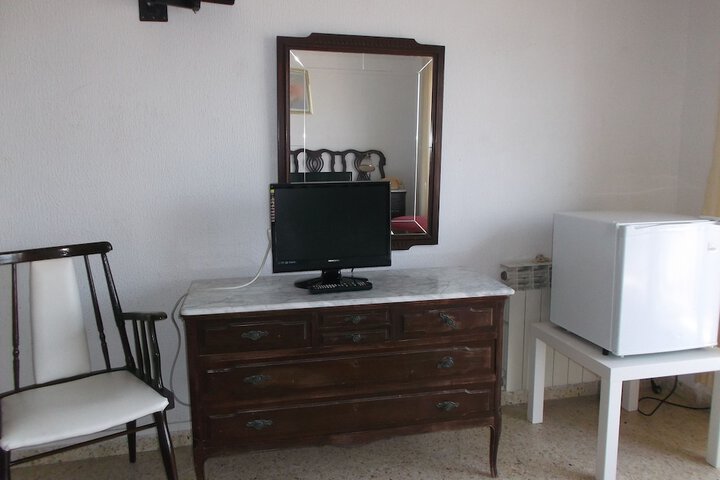 Room 15 of 34