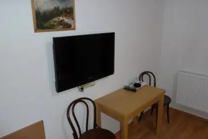 Room 4 of 21