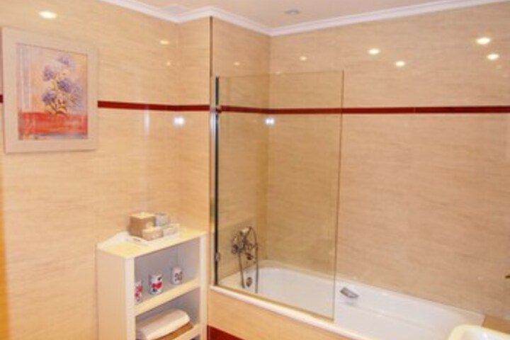 Room 5 of 25