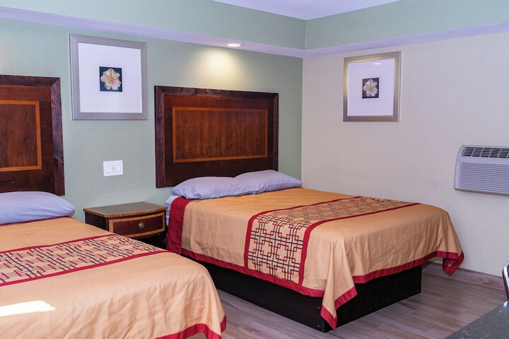 Deluxe Room 2 Queen Beds (9 of 9)