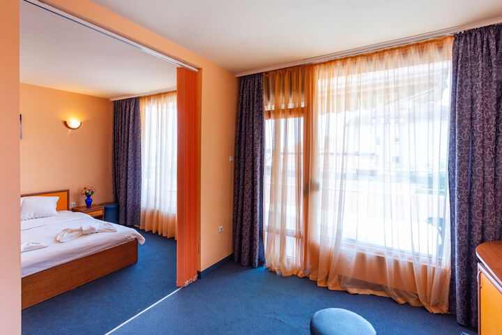 Room 28 of 110