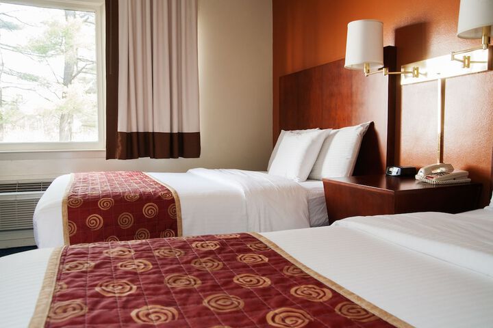 2 Double Beds (6 of 6)