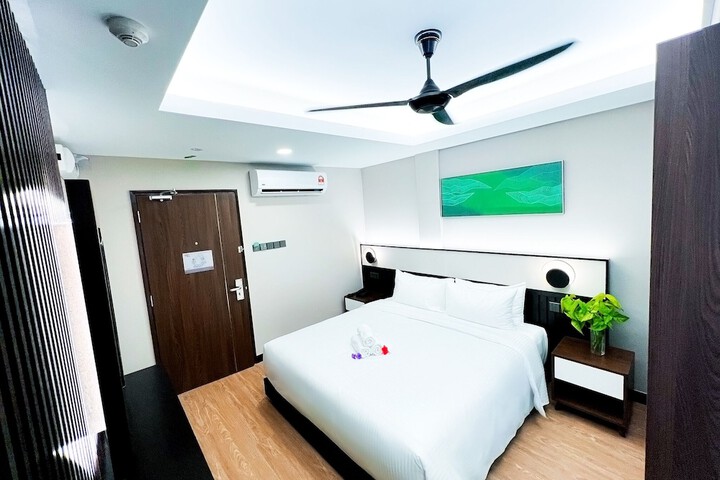 Room 10 of 22