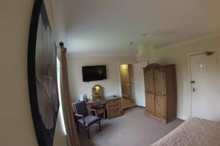 Room 43 of 111
