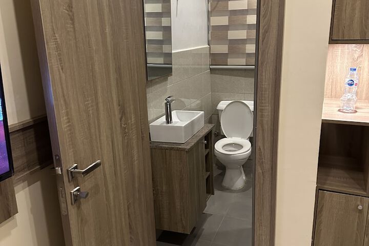 Room 16 of 19