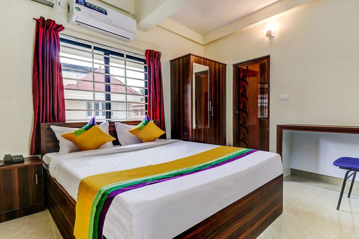 Itsy Hotels Rain Tulsi Stayz Palarivattom Junction