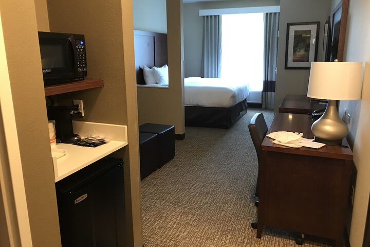 1 King Bed Suite (13 of 17)