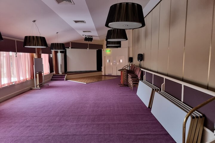 Ballroom/Hall 82 of 95