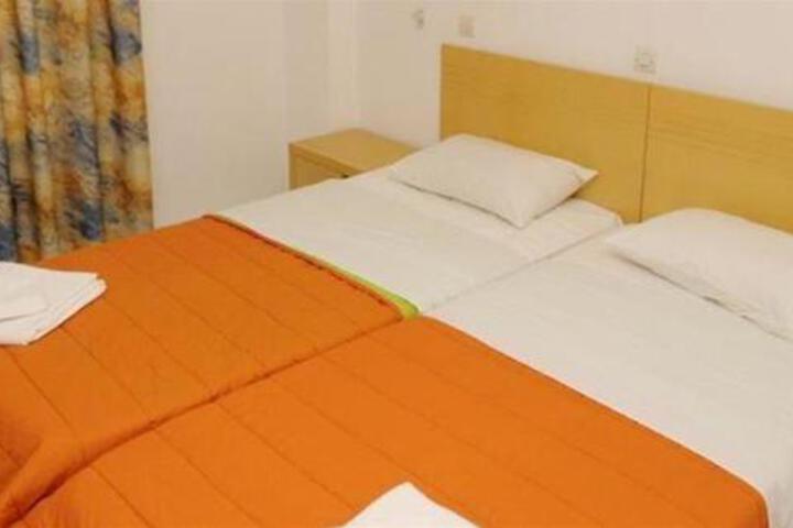 Room 9 of 9