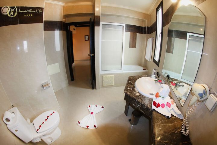 Room 18 of 73