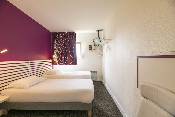 Room 13 of 48