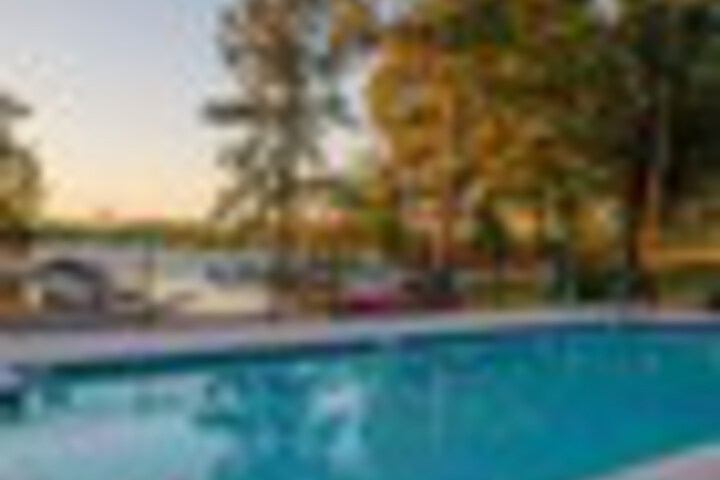 Pool 80 of 180