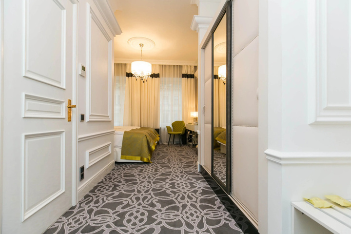 Room 2 of 24