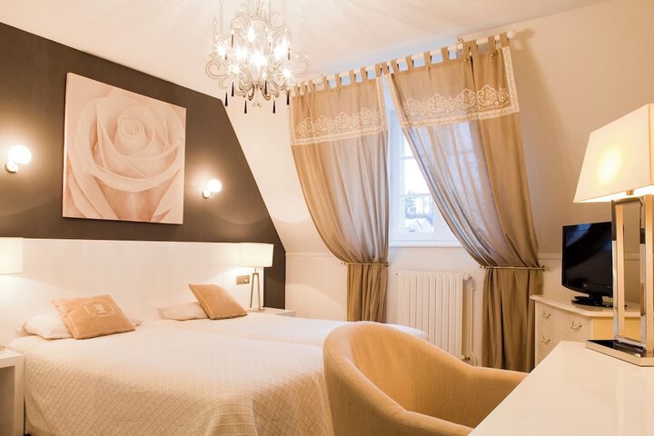 Room 10 of 85