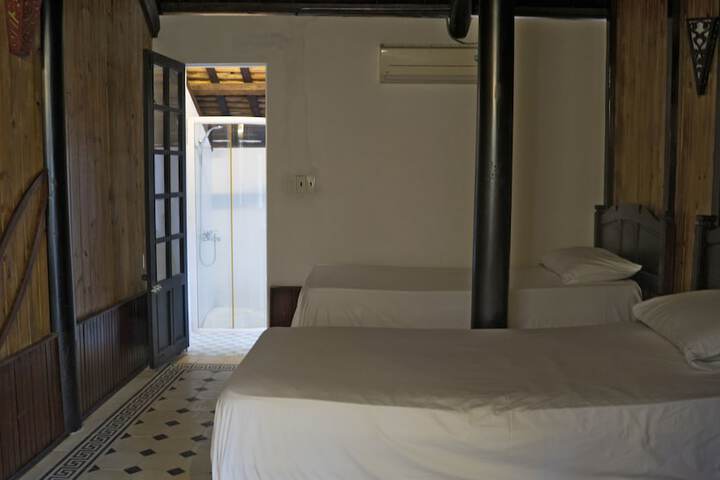 Room 7 of 60