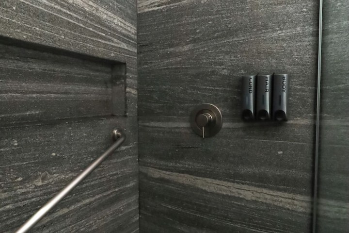 Room 65 of 118