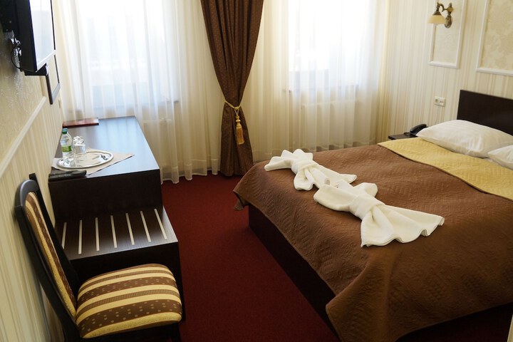 Room 3 of 35