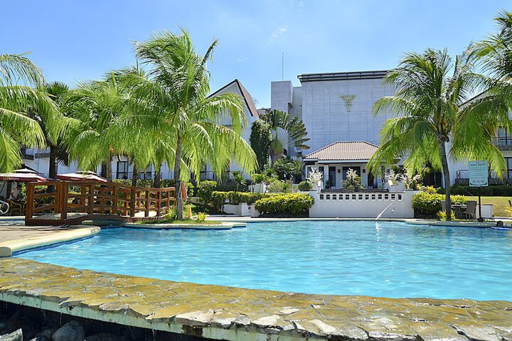 Pool Hotel