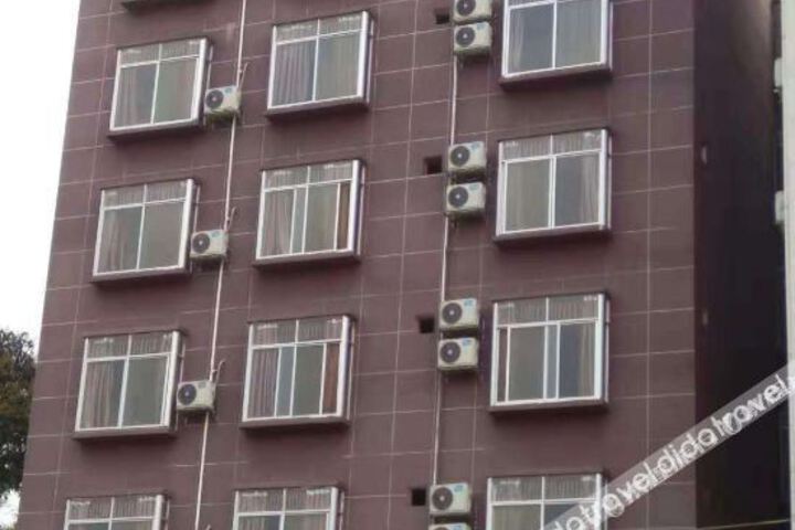 Yuheng Business Hotel (Baise Bus Terminal Store)